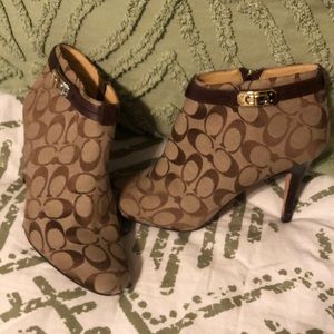 Coach booties Size 10 🌸FREE SHIPPING🌸